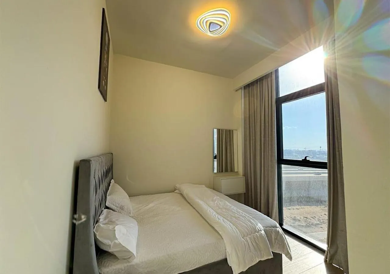 Bespoke Holiday Homes - 3Br With Modern & Stylish Interior In Azizi Riviera Dubai Apartment