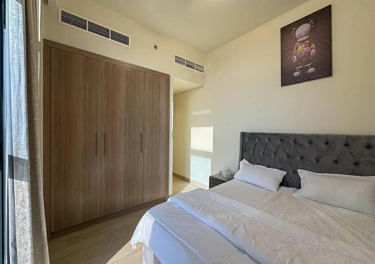 Bespoke Holiday Homes - 3Br With Modern & Stylish Interior In Azizi Riviera Dubai